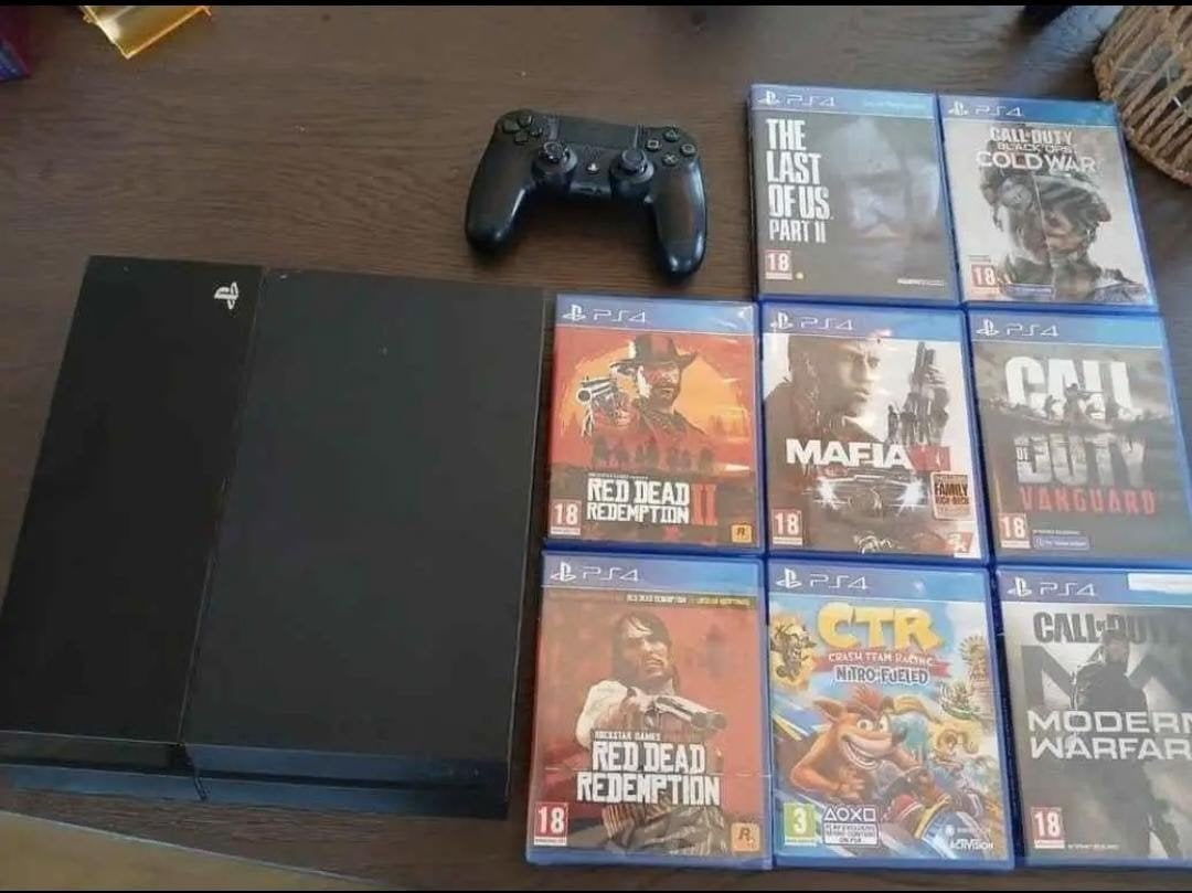 PlayStation 4 met controller en 8 zeer populaire games, Spelcomputers en Games, Ophalen of Verzenden, Gebruikt, Zwart, Met games
