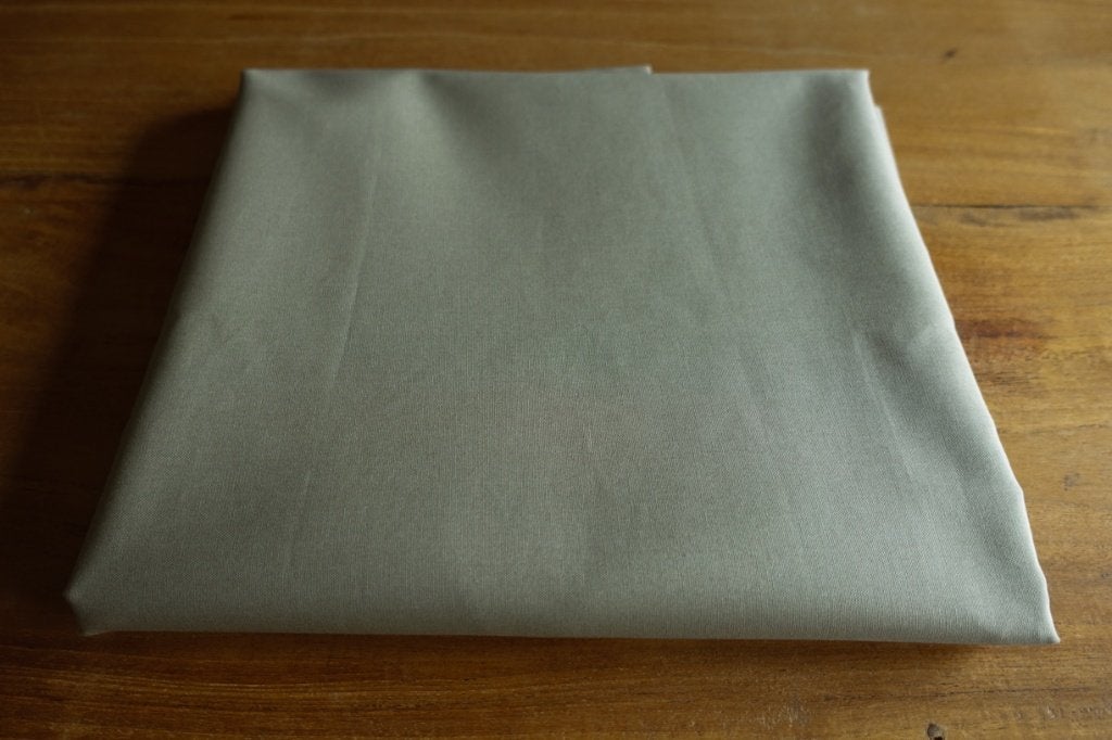 zeer mooie kaki groene zijde glans terlenka lap, Overige materialen, 120 cm of meer, Nieuw, Ophalen of Verzenden