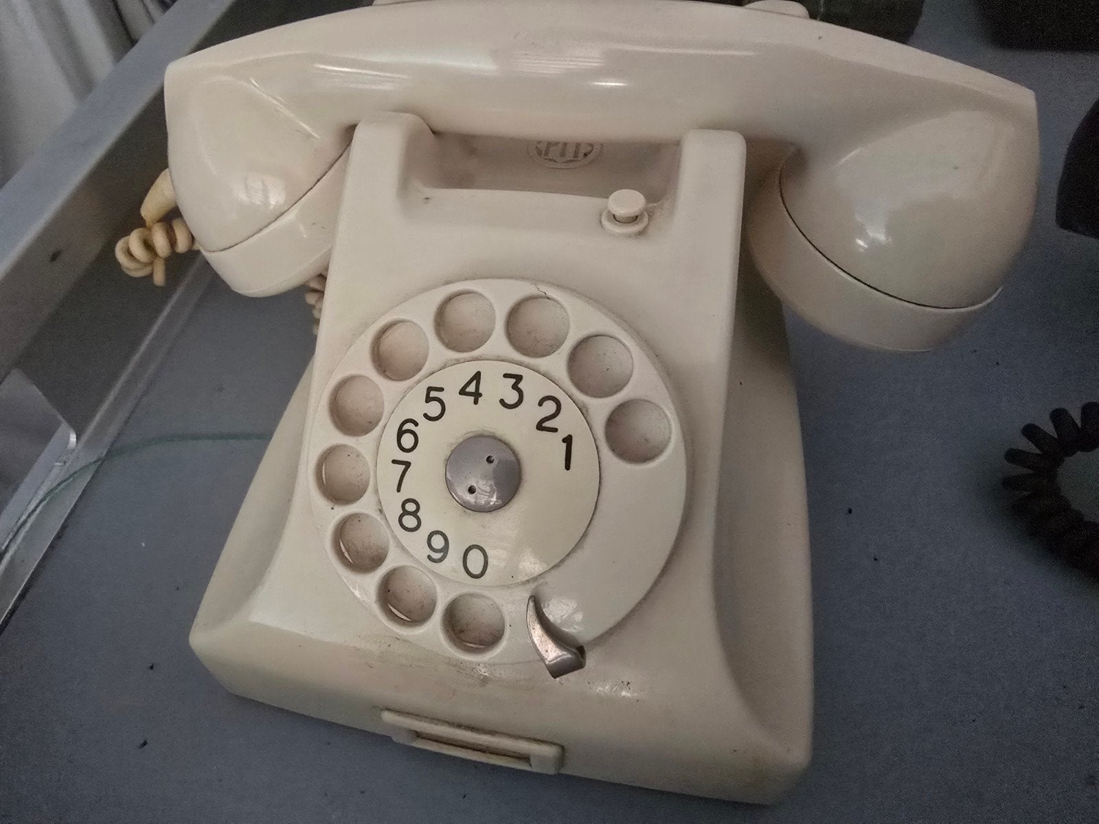 Oude Bakelieten PTT Telefoon - Ivoorwit (Jaren '50-'60), Antiek en Kunst, Ophalen of Verzenden