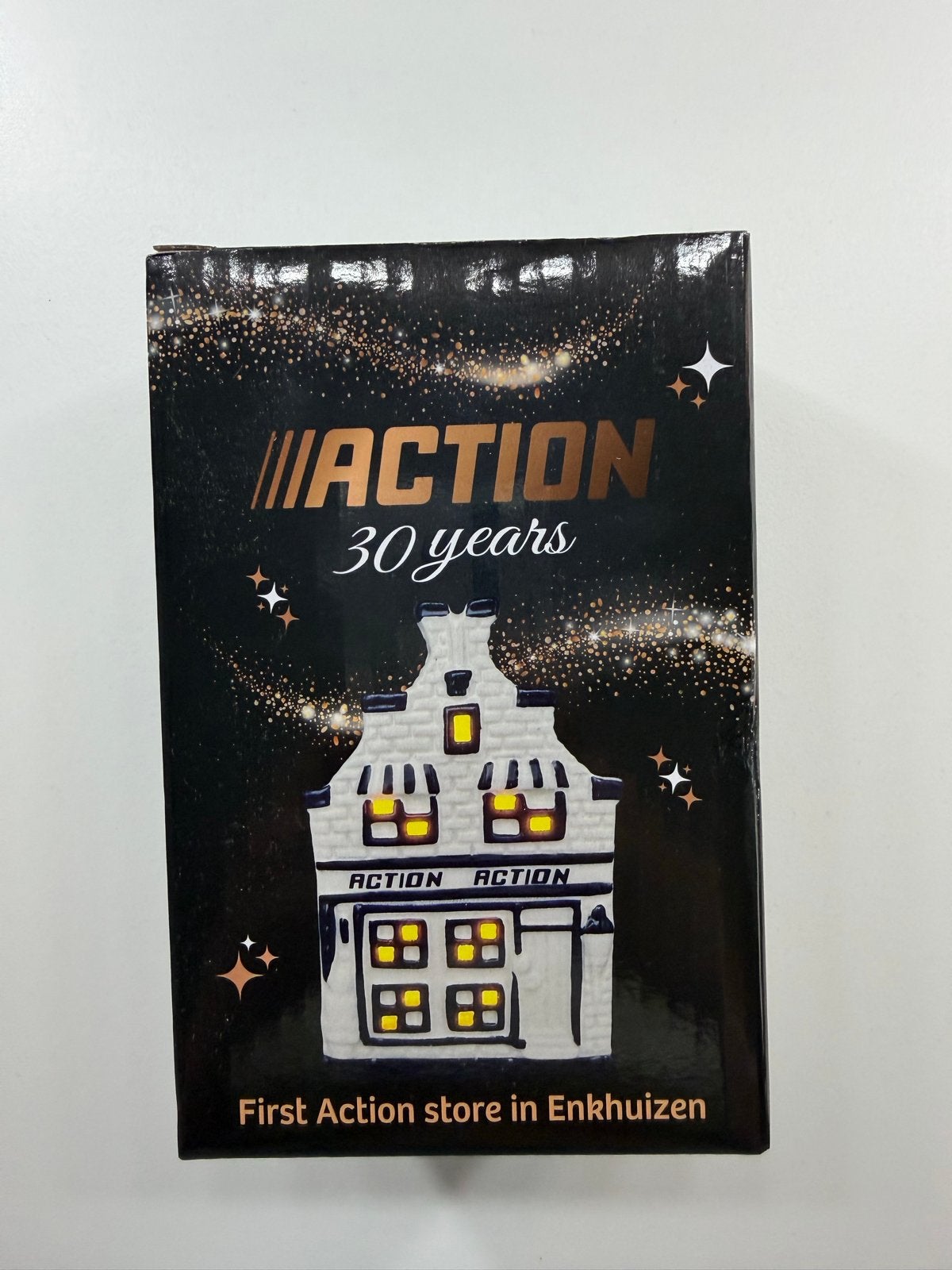 Action 30 jaar huisje met LED verlichting, Overige stijlen, Nieuw, Kunststof, Ophalen of Verzenden