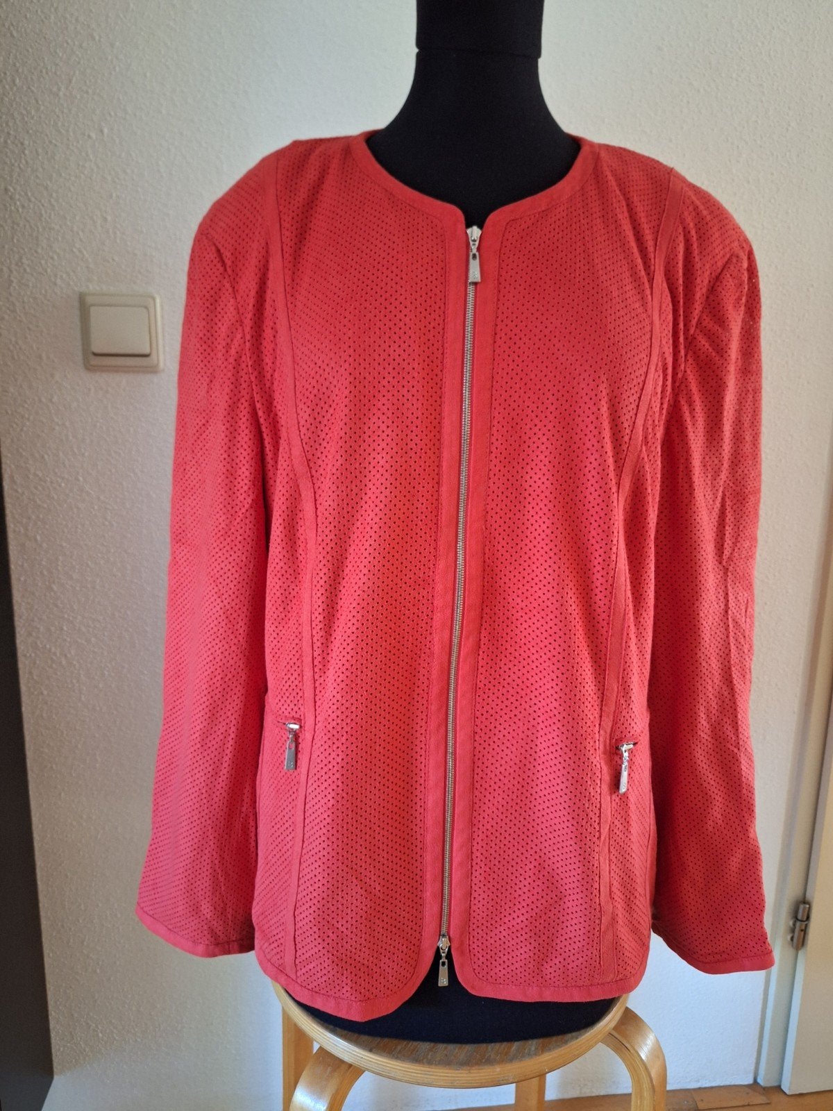 Koraalrood vest van Basler, gevoerd met 2 zakjes, Kleding | Dames, Ophalen of Verzenden, Gedragen, Rood, Basler