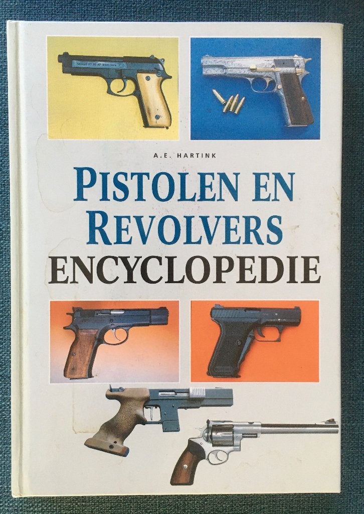 Pistolen en revolvers encyclopedie.  A.E.Hartink., Ophalen of Verzenden, Zo goed als nieuw, Overige sporten