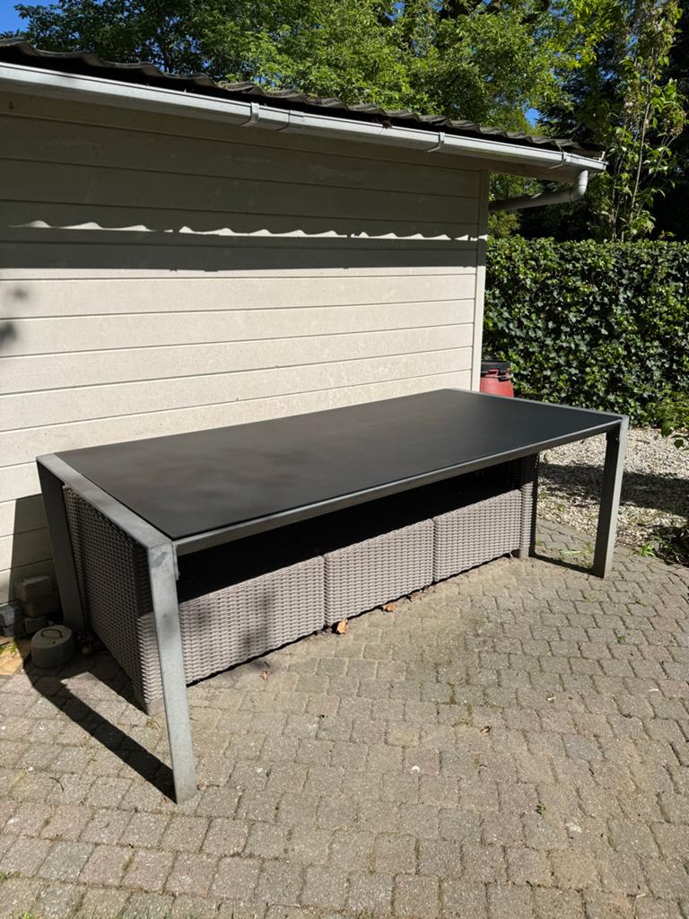 Degelijke tuintafel gratis af te halen, Ophalen, Gebruikt, Rechthoekig, Aluminium