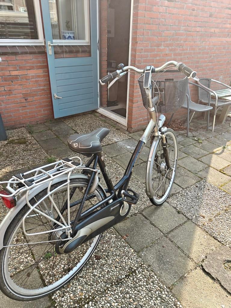 Batavus damesfiets met mand en versnellingen, Fietsen en Brommers, Fietsen | Dames | Damesfietsen, Gebruikt, Batavus, Versnellingen