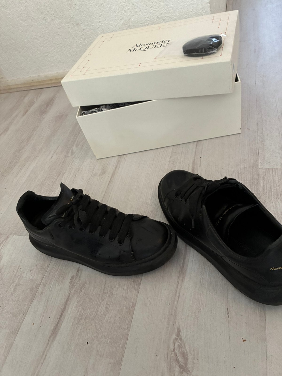 Alexander McQueen Oversized Sneakers Black  Origineel + Doos, Ophalen of Verzenden, Gedragen, Zwart, Overige typen