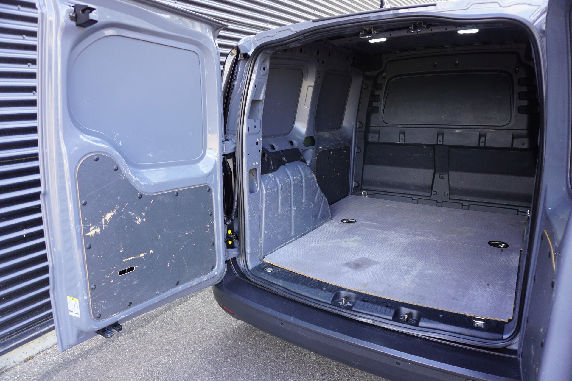 Volkswagen Caddy Cargo 1.5 TSI 115pk Benzine Automaat Naviga, 1373 kg, Euro 6, 4 cilinders, Volkswagen