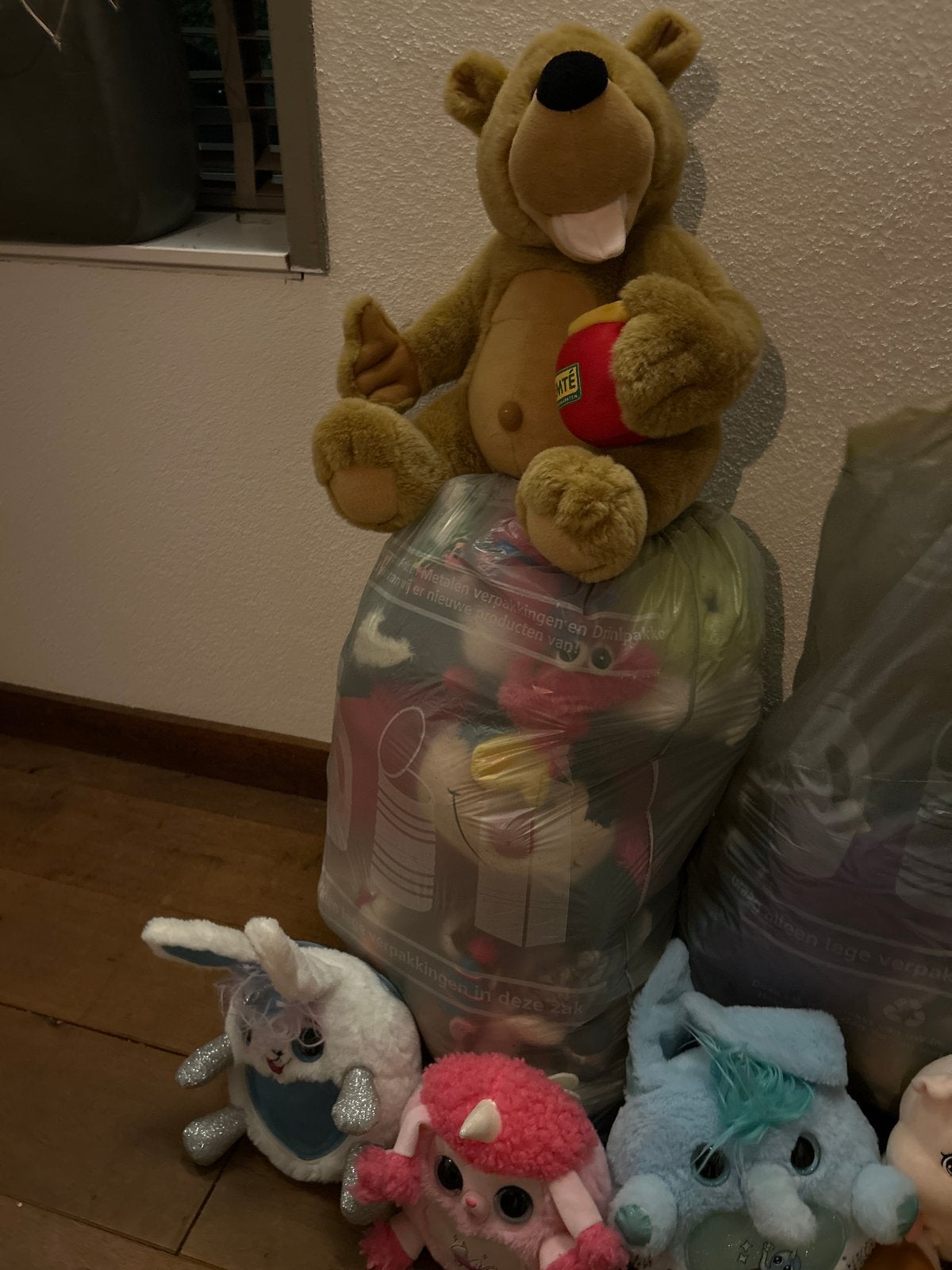 2 zakken vol met diverse knuffels, Ophalen, Gebruikt, Overige merken, Overige karakters