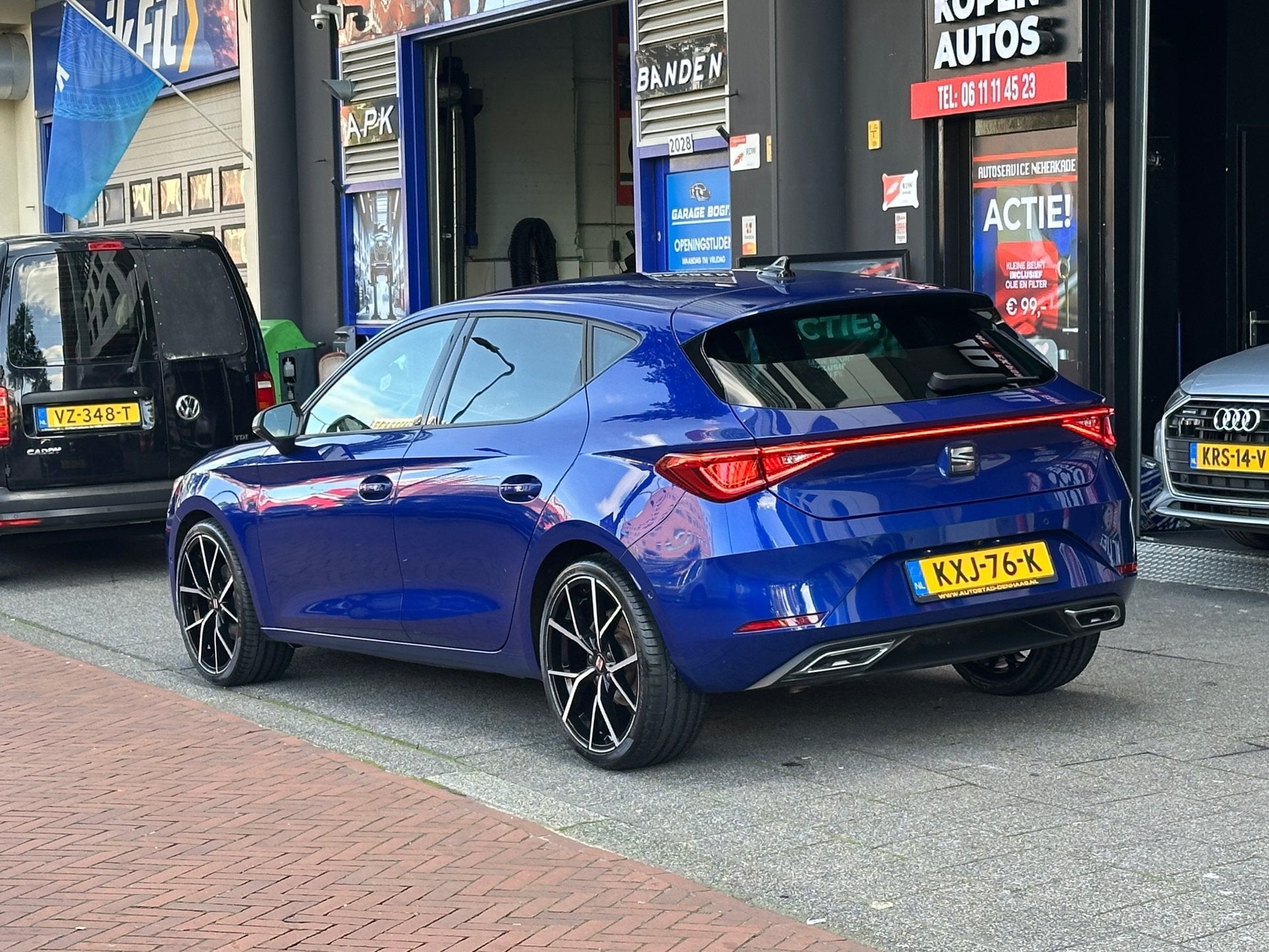 Seat Leon 1.5 eTSI FR Aut Leer Navi Camera Carplay, Auto's, 4 cilinders, 150 pk, Leder en Stof, Bedrijf
