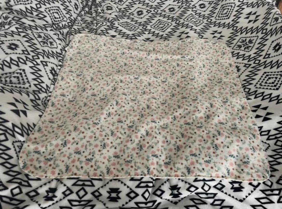 Zacht babydekentje met bloemenprint Nieuw 90x90cm, Ademend, Ophalen of Verzenden, 90 cm, Meerkleurig