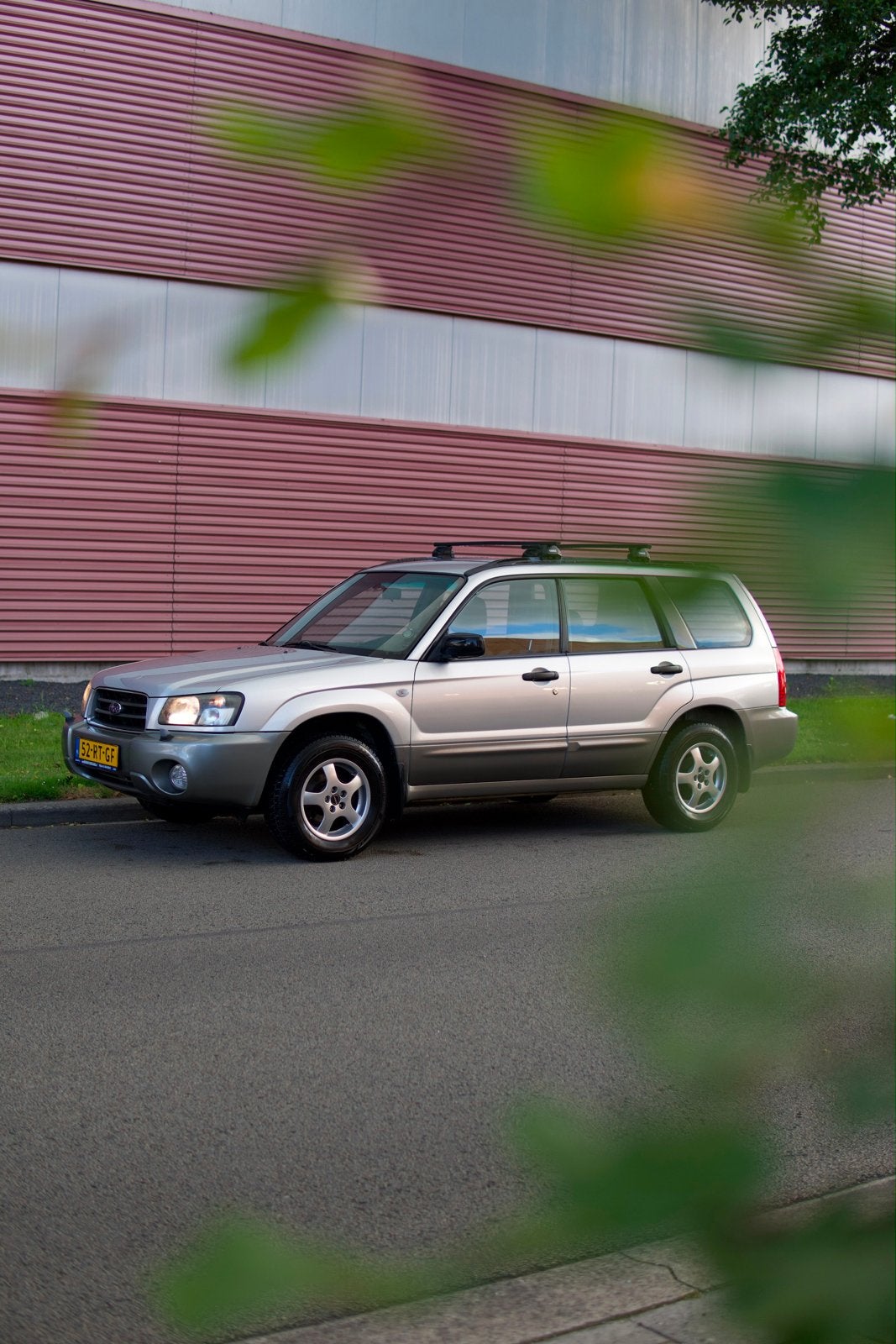 Subaru Forester 2.0 X AUT 2005 Grijs, Auto's, Subaru, Origineel Nederlands, Overige kleuren, Forester, Vierwielaandrijving