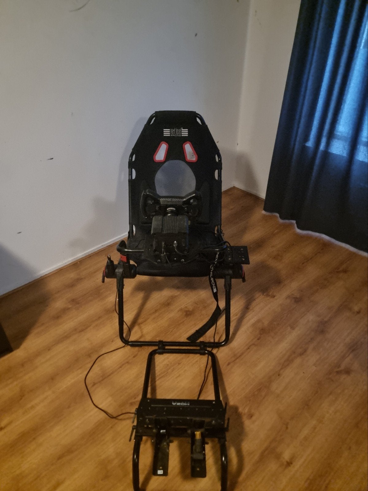Next Level Racing Cockpit met Moza r9 v3 met ks stuur, Spelcomputers en Games, Spelcomputers | Overige, Ophalen, Overige merken