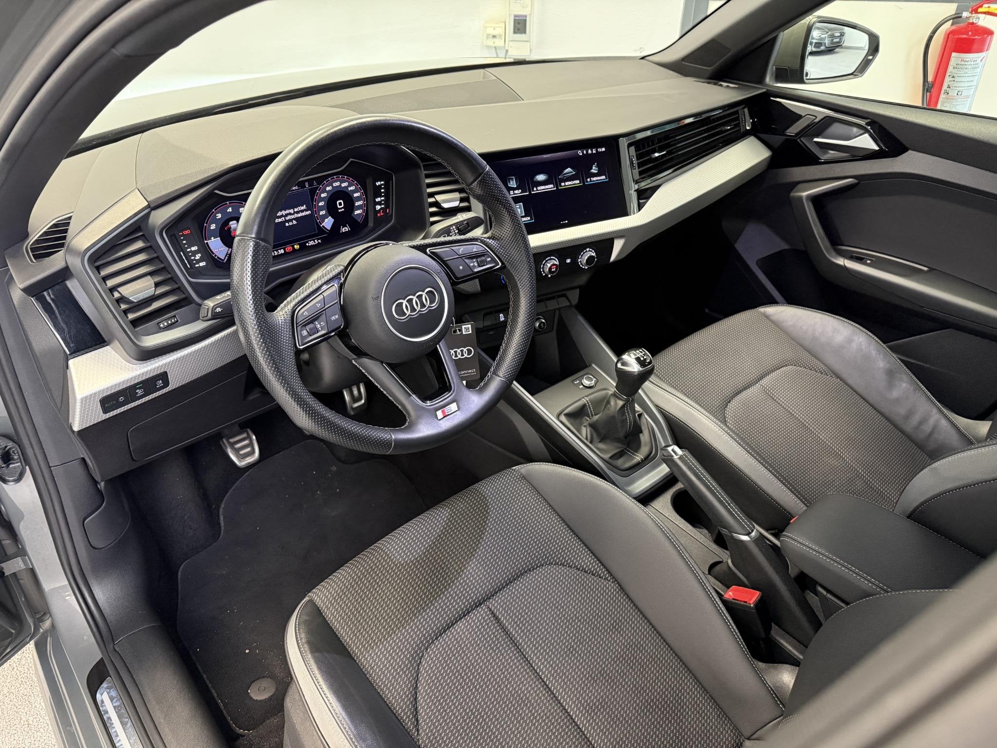 Audi A1 Sportback 25 TFSI S-Line | CARPLAY | VIRTUAL | ORGNL, Auto's, 95 pk, Leder en Stof, 49 €/maand, Origineel Nederlands