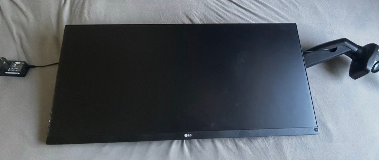 LG Breed Beeldscherm + ISY Bureau standaard, Computers en Software, Ophalen, Zo goed als nieuw, 15 inch