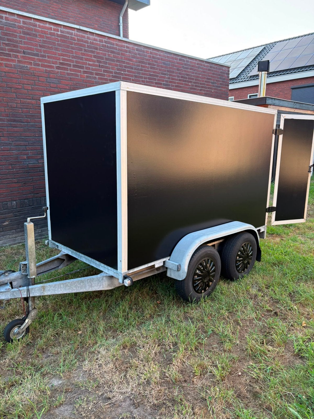 Hapert dubbelasser zwarte gesloten aanhanger, Auto diversen, Aanhangers en Bagagewagens, Ophalen, Gebruikt
