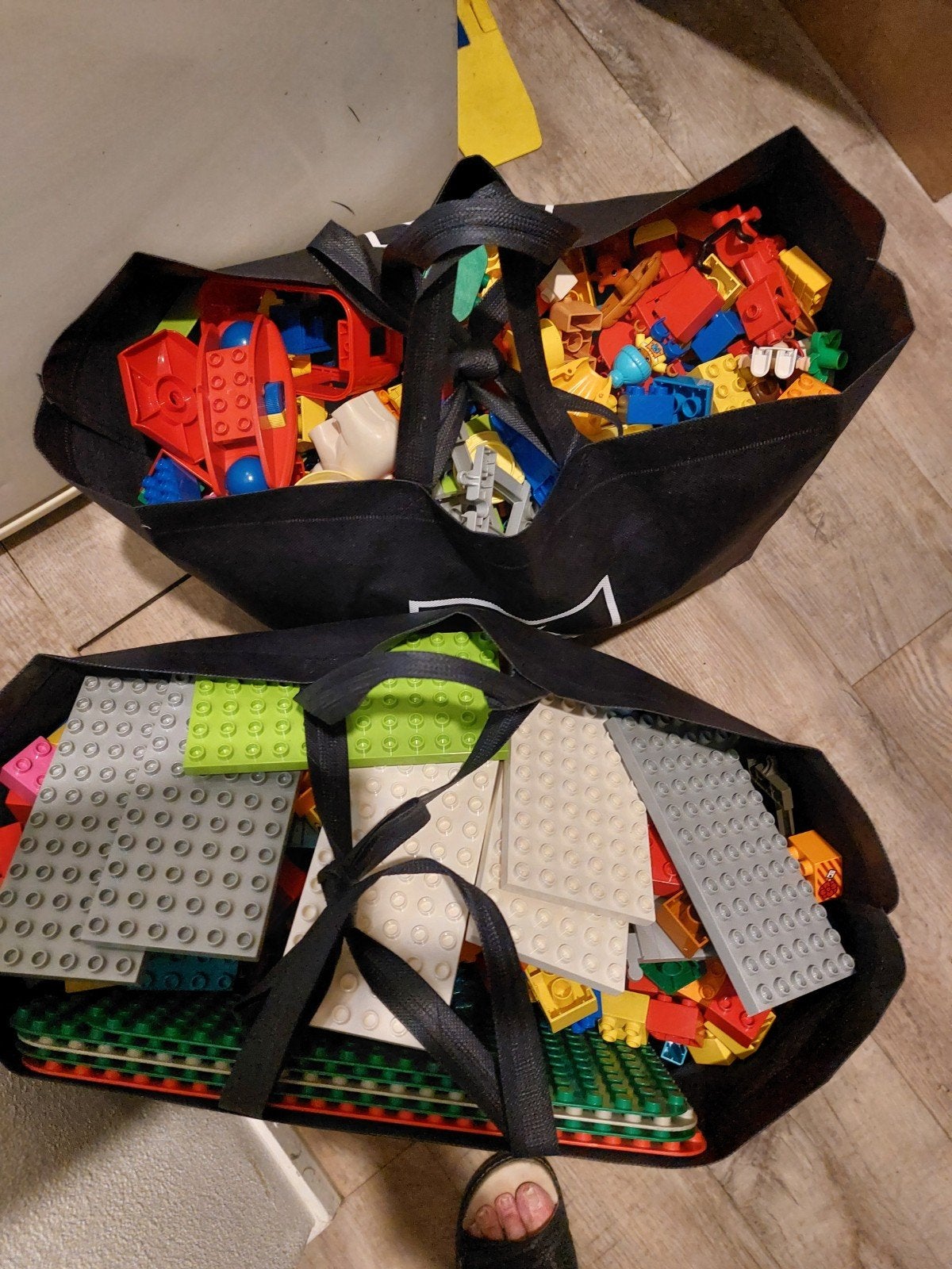 2 grote tassen vol met duplo, Ophalen