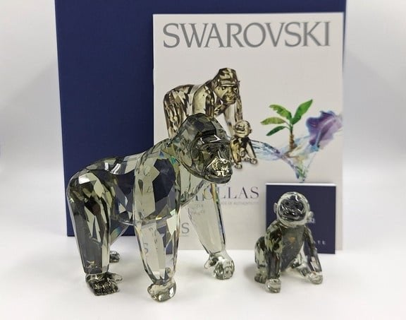 Swarovski Jaarstuk 2009 - Gorilla's 9100/000/117, Verzenden, Zo goed als nieuw, Figuurtje