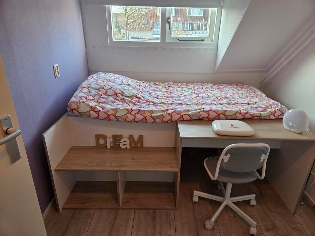 Leuk kinderbed met bureau en opbergruimte. Als nieuw!, Huis en Inrichting, Slaapkamer | Complete slaapkamers, Ophalen, Zo goed als nieuw