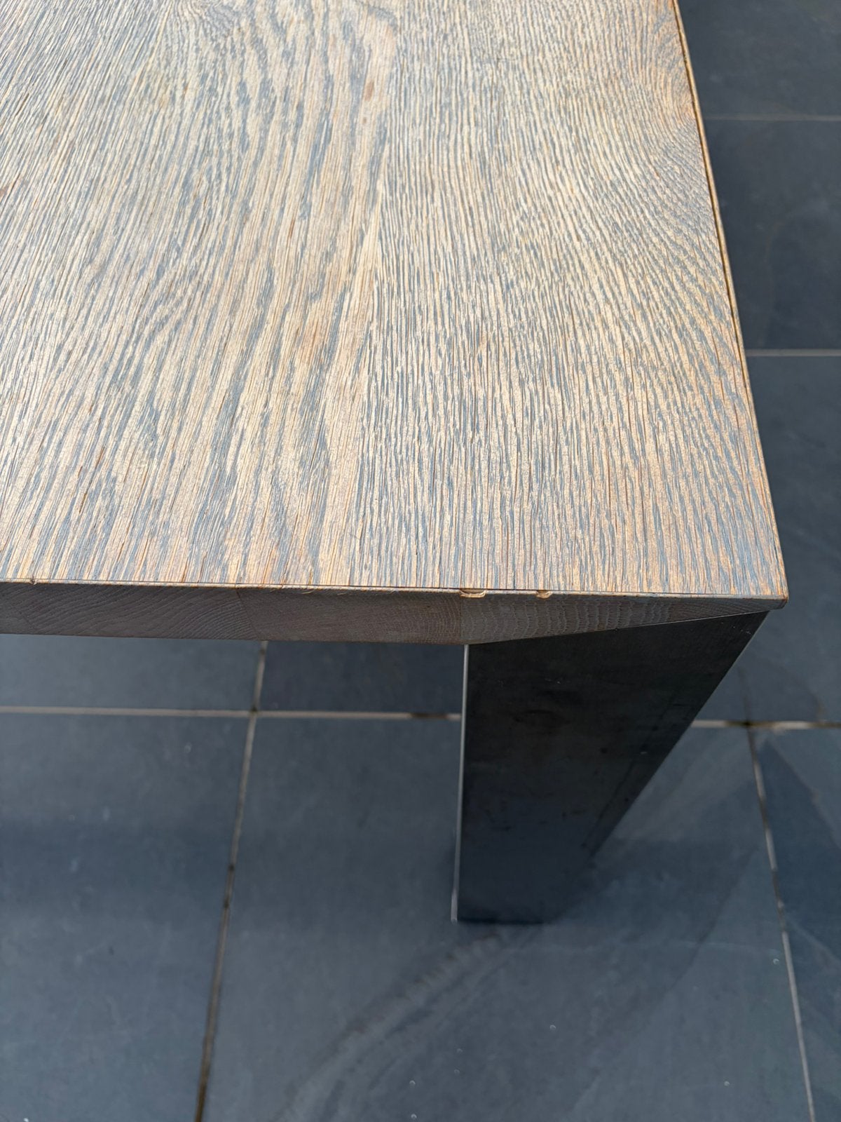 Eetkamertafel, Ophalen, Gebruikt, Strak model met rvs poten. Zwsre tafel., 200 cm of meer