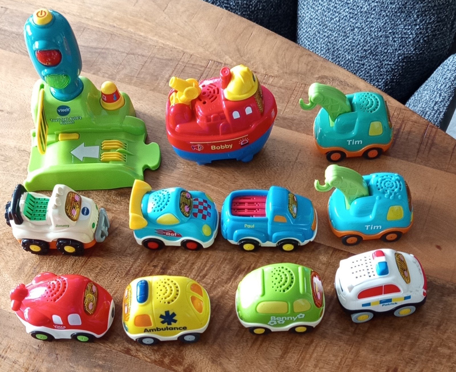 VTech Toet Toet Auto's set: 9 voertuigen + boot, Ophalen of Verzenden, Gebruikt, 6 maanden tot 2 jaar