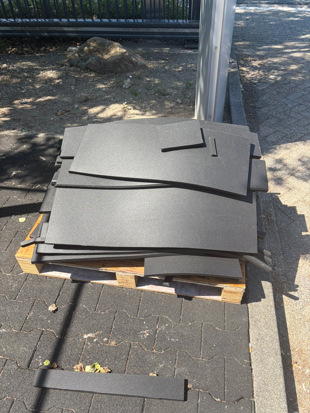 rubber tegel snijstukken voor tuin, stal of terras, Tuin en Terras, Tegels en Klinkers, Ophalen, Gebruikt, Rubber, Overige typen