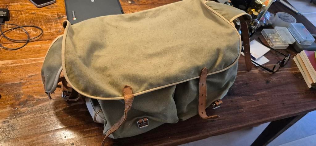 Tas met visspullen. Alles in 1 koop., Watersport en Boten, Hengelsport | Algemeen, Ophalen of Verzenden, Zo goed als nieuw