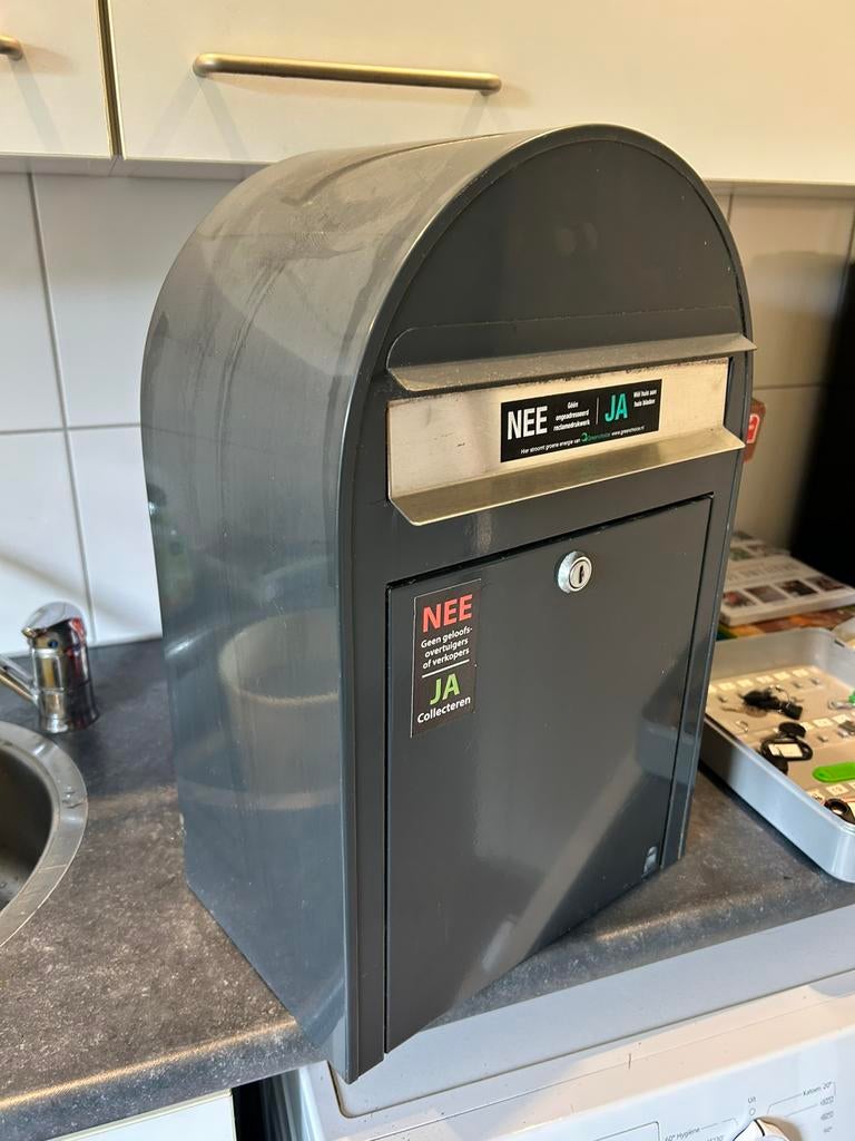 Bobi brievenbus nieuwe cilinder nog in, Tuin en Terras, Brievenbussen, Ophalen, Gebruikt, IJzer, Wandbrievenbus