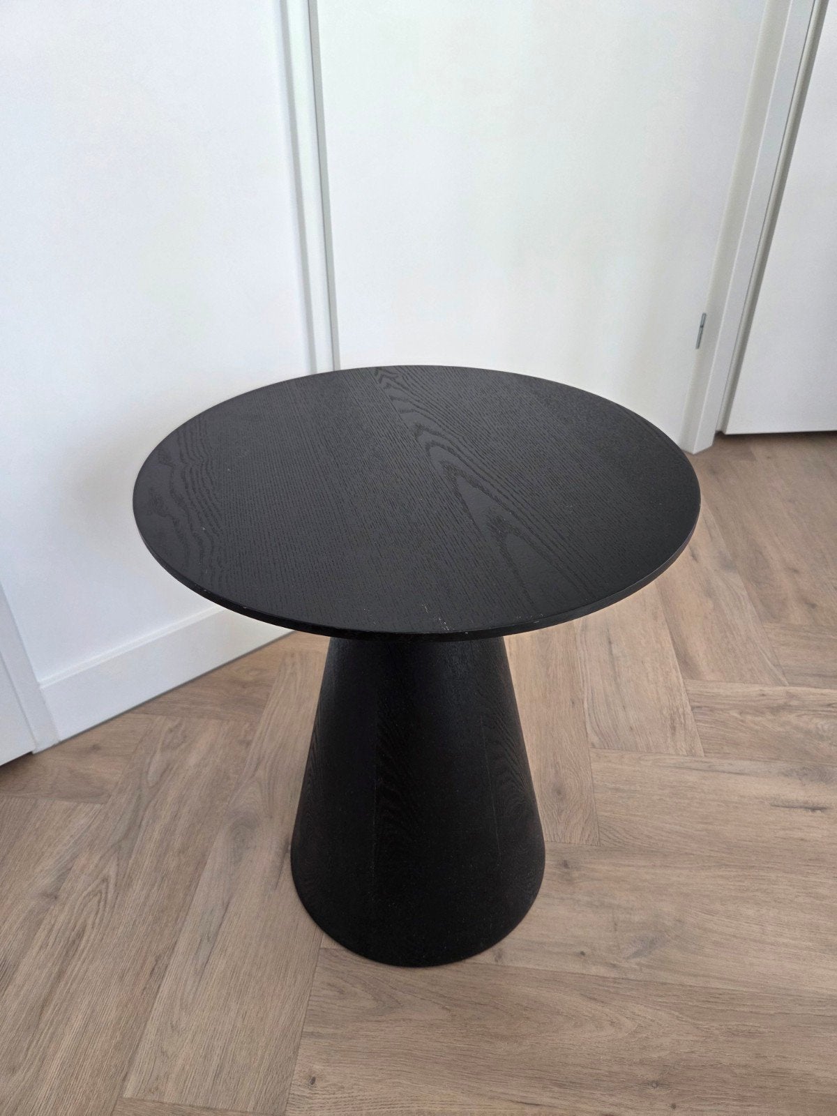 Bijzettafel / salontafel rond zwart hout kegel Kwantum, Minder dan 55 cm, Rond, Hout, Ophalen