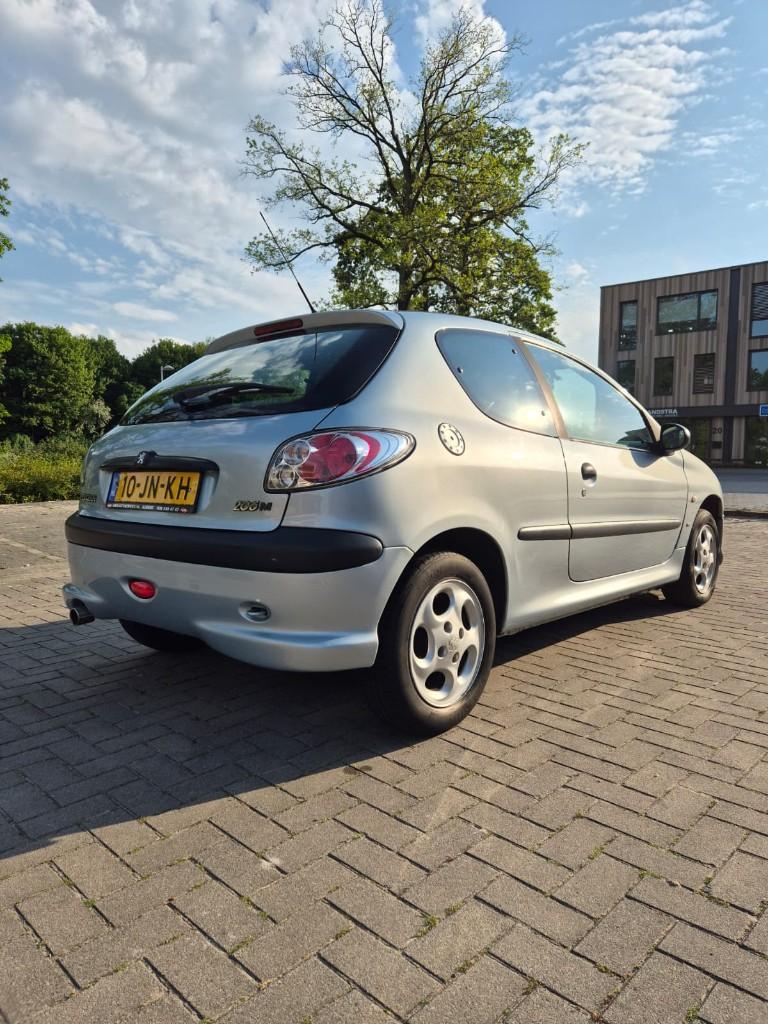 Peugeot 206 1.4 X-line 3D 2002 Grijs, Auto's, Peugeot, Particulier, Benzine, C, Hatchback, Handgeschakeld, Origineel Nederlands