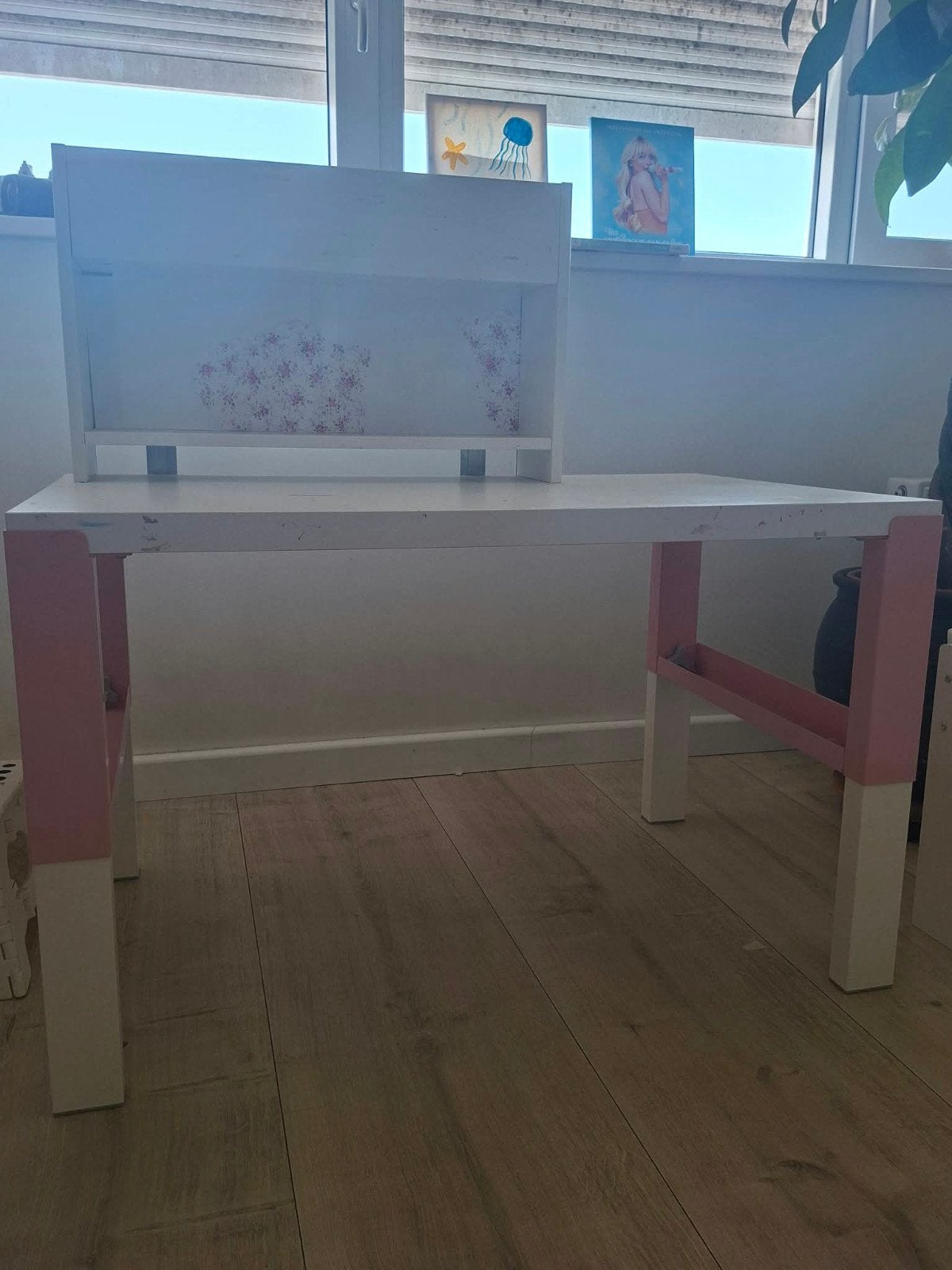 Ikea bureautje met opzetstuk - roze/wit, Ophalen, Gebruikt, Tafel(s)