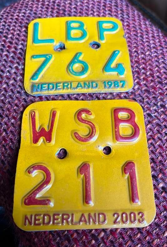 2 Oude Kentekenplaatjes 1987 en 2003, Fietsen en Brommers, Ophalen of Verzenden, Gebruikt