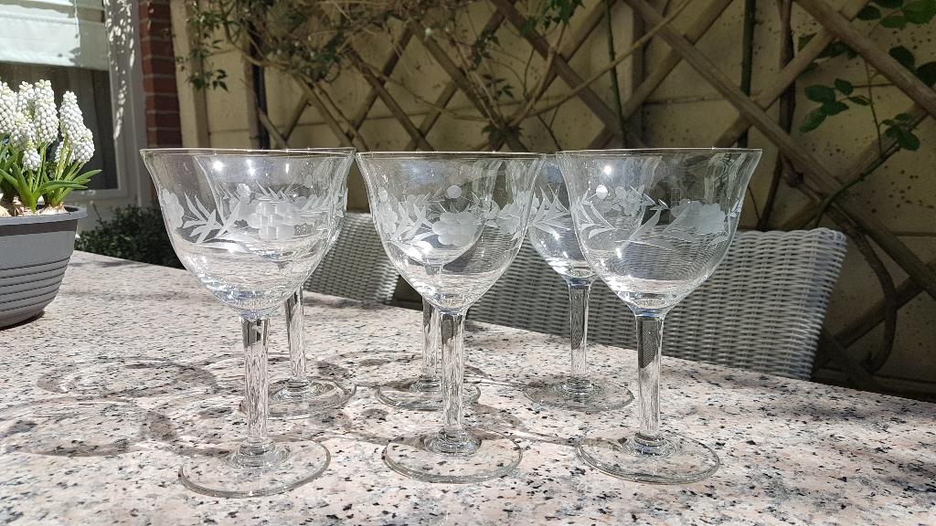 Gegraveerde rode wijn of waterglazen 6 stuks, Antiek en Kunst, Antiek | Glas en Kristal, Ophalen of Verzenden