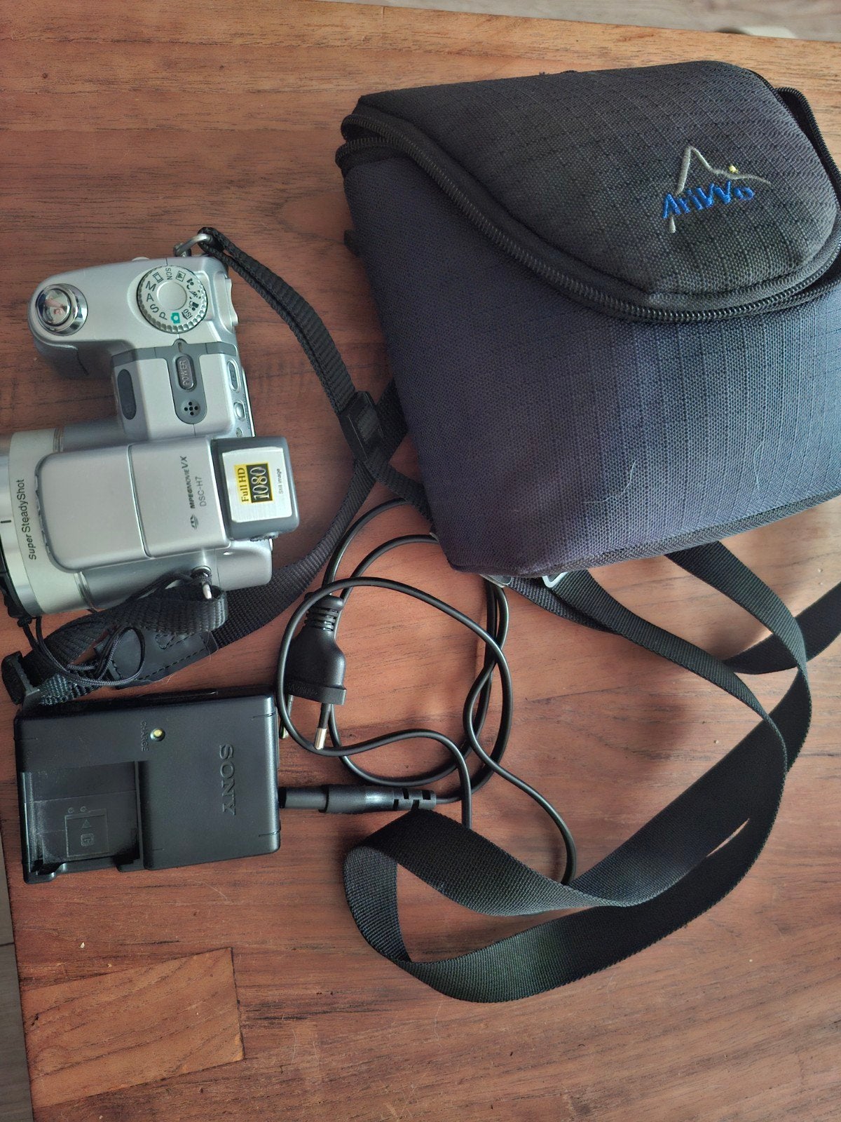 Sony Cyber-shot DSC-H7 Digitale Camera met Accessoires, Audio, Tv en Foto, Fotocamera's Digitaal, Gebruikt, Cameratas, Ophalen of Verzenden
