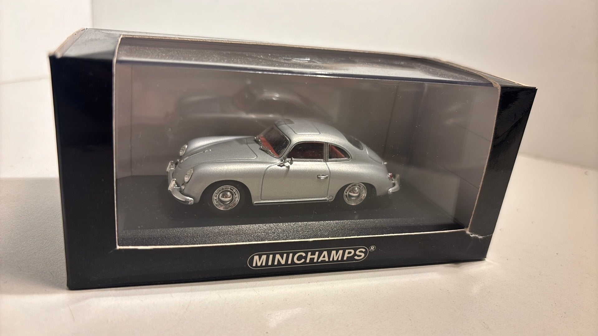 Porsche 356 b grey minichamps 1.43