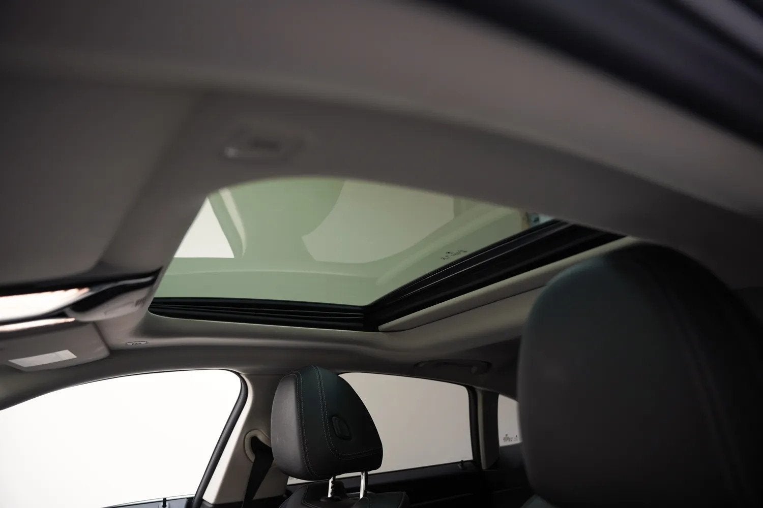 Foto 7 van BMW i4 eDrive40 84 kWh [ Schuifdak Sportstoelen Stoelverwarm