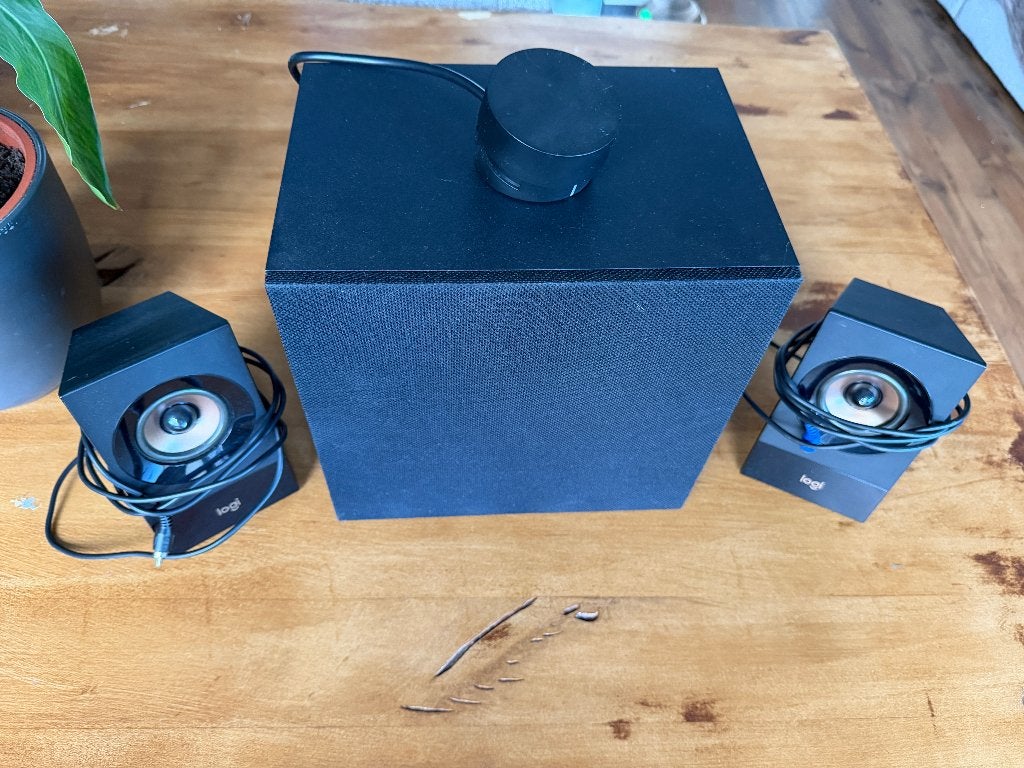 Logitech Z533 2.1 speakerset met subwoofer – werkt perfect, Computers en Software, Ophalen, Zo goed als nieuw, Audiokanaal 2.1