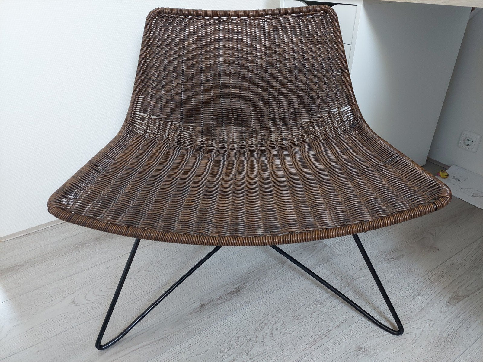Rotan lounge stoel met metalen onderstel, Ophalen, Gebruikt, Metaal, Eén