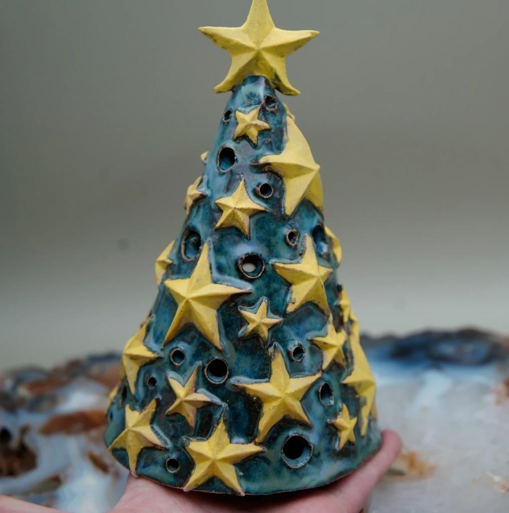 Kerstboom sterren van keramiek met lichtgaten 17 cm hoog, Diversen, Kerst, Ophalen of Verzenden, Nieuw