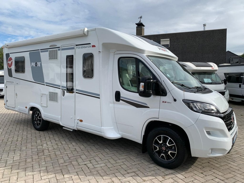 Pilote Sensation 720 Queensbed Power-Motor 160pk 2020 Euro 6, Caravans en Kamperen, Automaat, Fiat, Pilote, Bedrijf