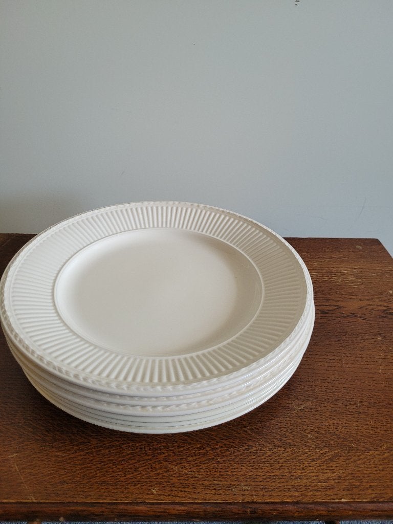 Wedgwood Edme Dinerbord 26 cm, Ophalen of Verzenden, Zo goed als nieuw, Aardewerk, Bord(en)