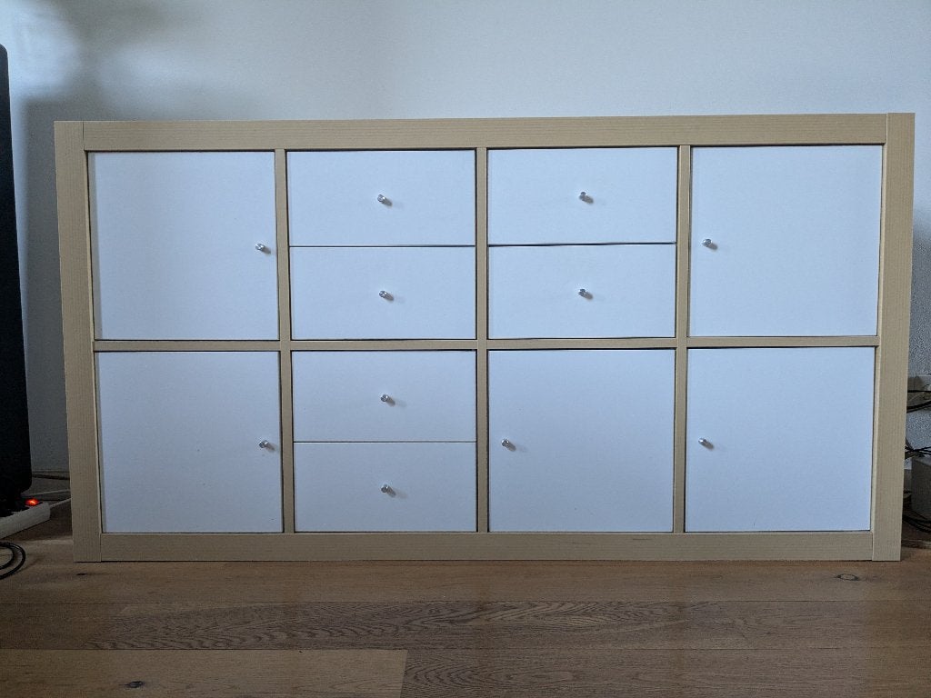 Kast Ikea met deuren en laden gratis