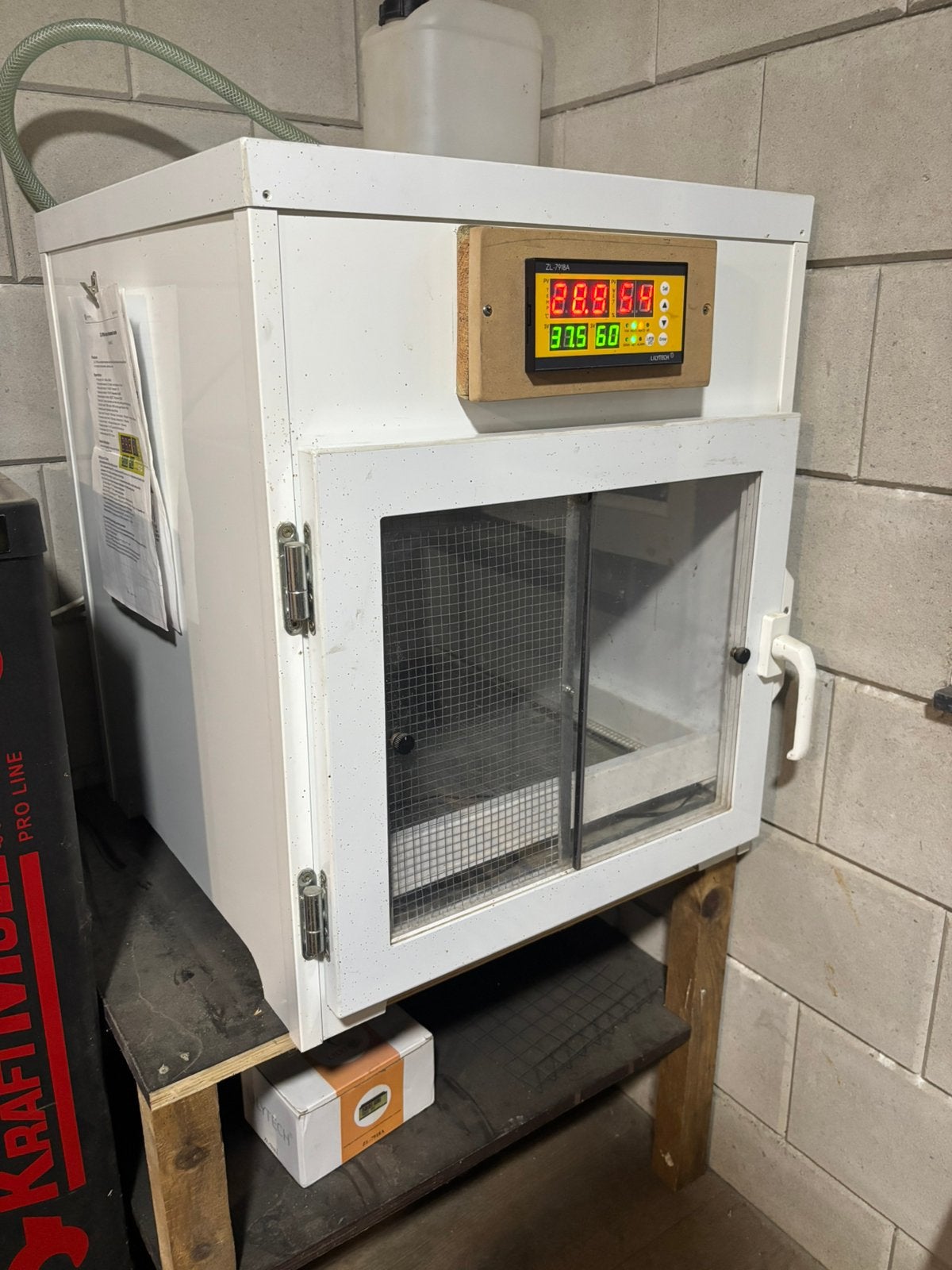 Heka broedmachine uitkomst - als nieuw, Ophalen, Zo goed als nieuw, Broedmachine