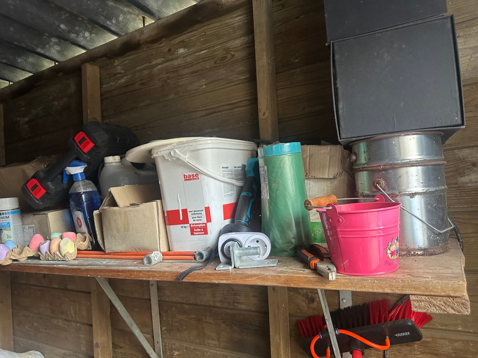 Inboedel 2 schuren vol met diverse spullen, Diversen, Rommelmarktspullen, Gebruikt, Ophalen