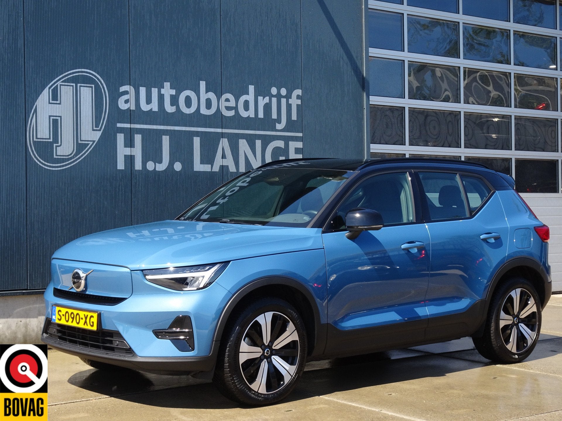 Volvo XC40 Recharge Core 70 kWh (bj 2023, automaat), Auto's, 12 maanden, Gebruikt, Zwart, Blauw