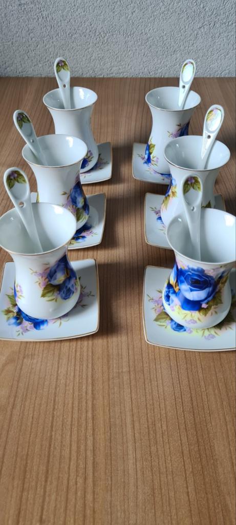 Set van 6 Turkse theeglazen met schoteltjes en lepels, Ophalen of Verzenden, Nieuw, Porselein, Compleet servies