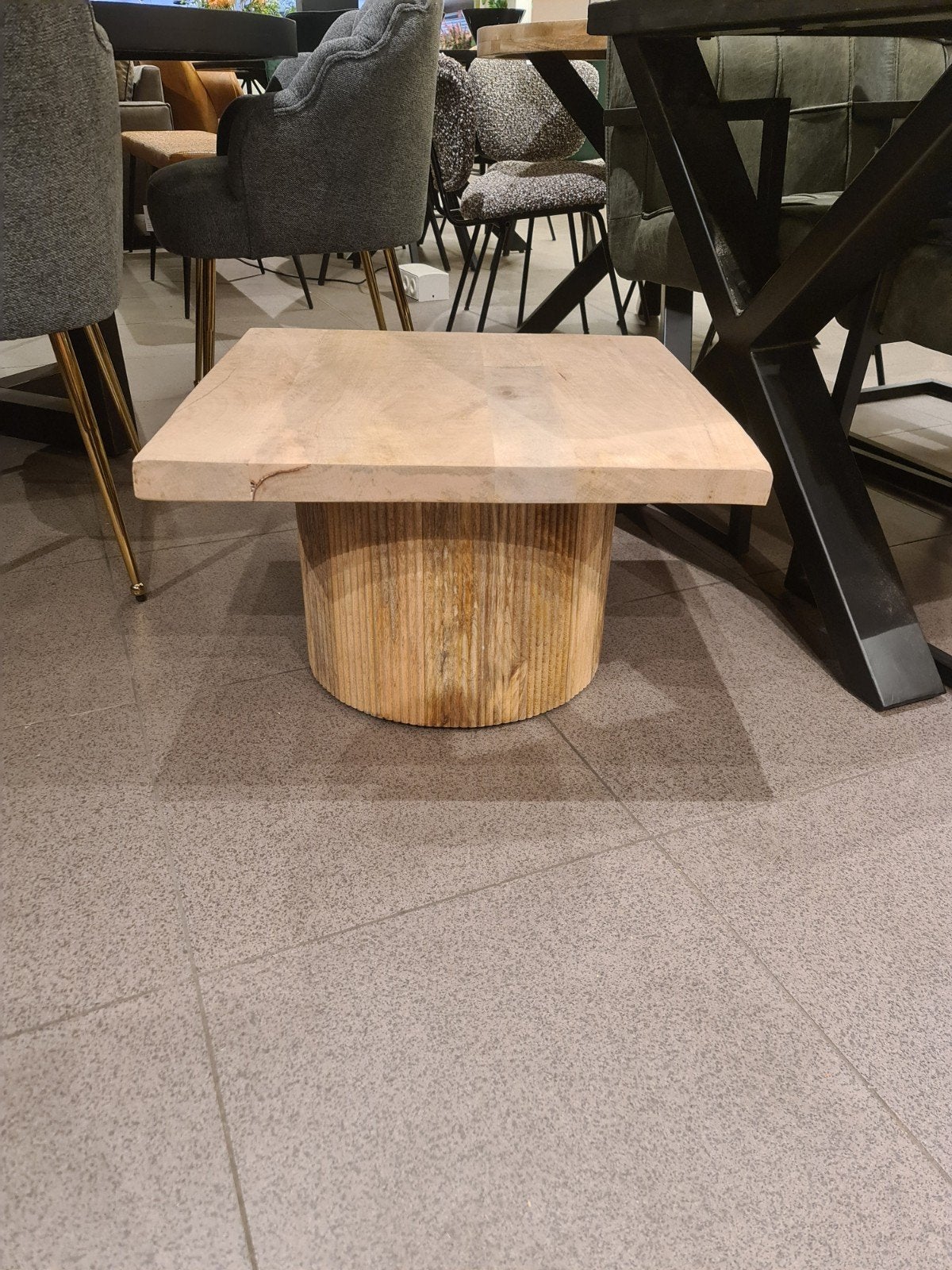 Nieuwe salontafel 60x60cm eikenhout €75, Ophalen, Hout, ., Nieuw