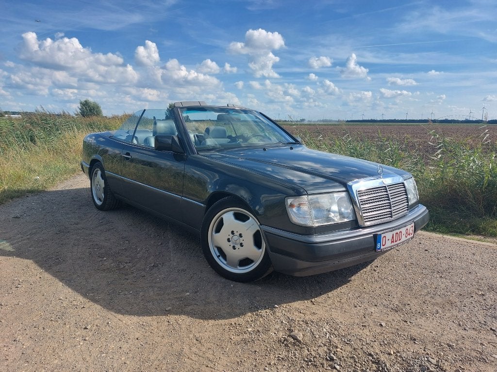 Mercedes-Benz W124 300CE-24 Cabriolet – 11/1992, Auto's, Automaat, Overige modellen, Cabriolet, Leder