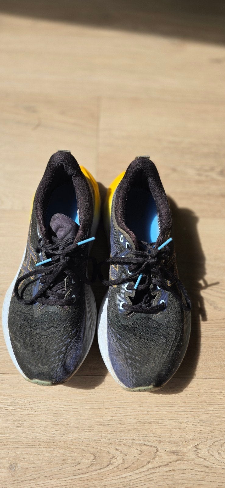 Asics Novablast hardloopschoenen, maat 41.5, Gebruikt, Hardloopschoenen, Verzenden, Hardlopen
