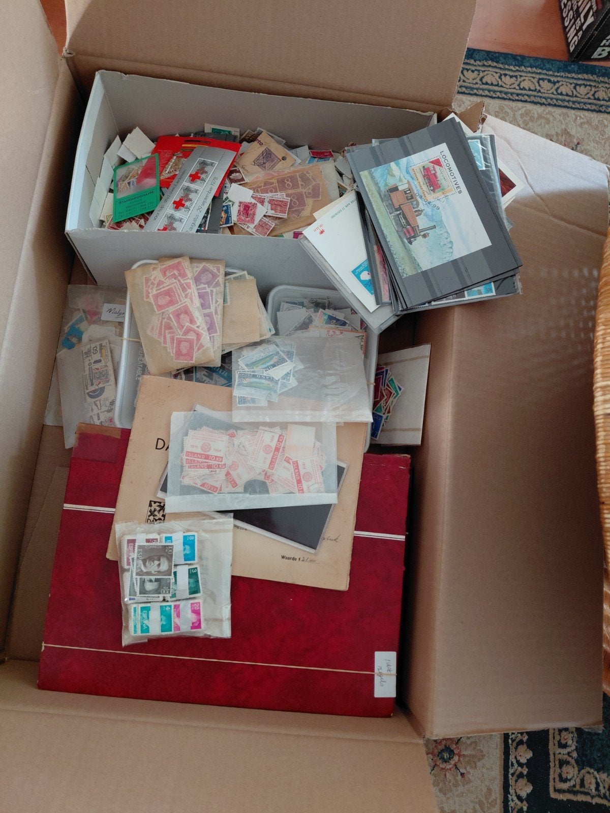 Doos restanten postzegels, Postzegels en Munten, Ophalen of Verzenden, Nederland en Buitenland