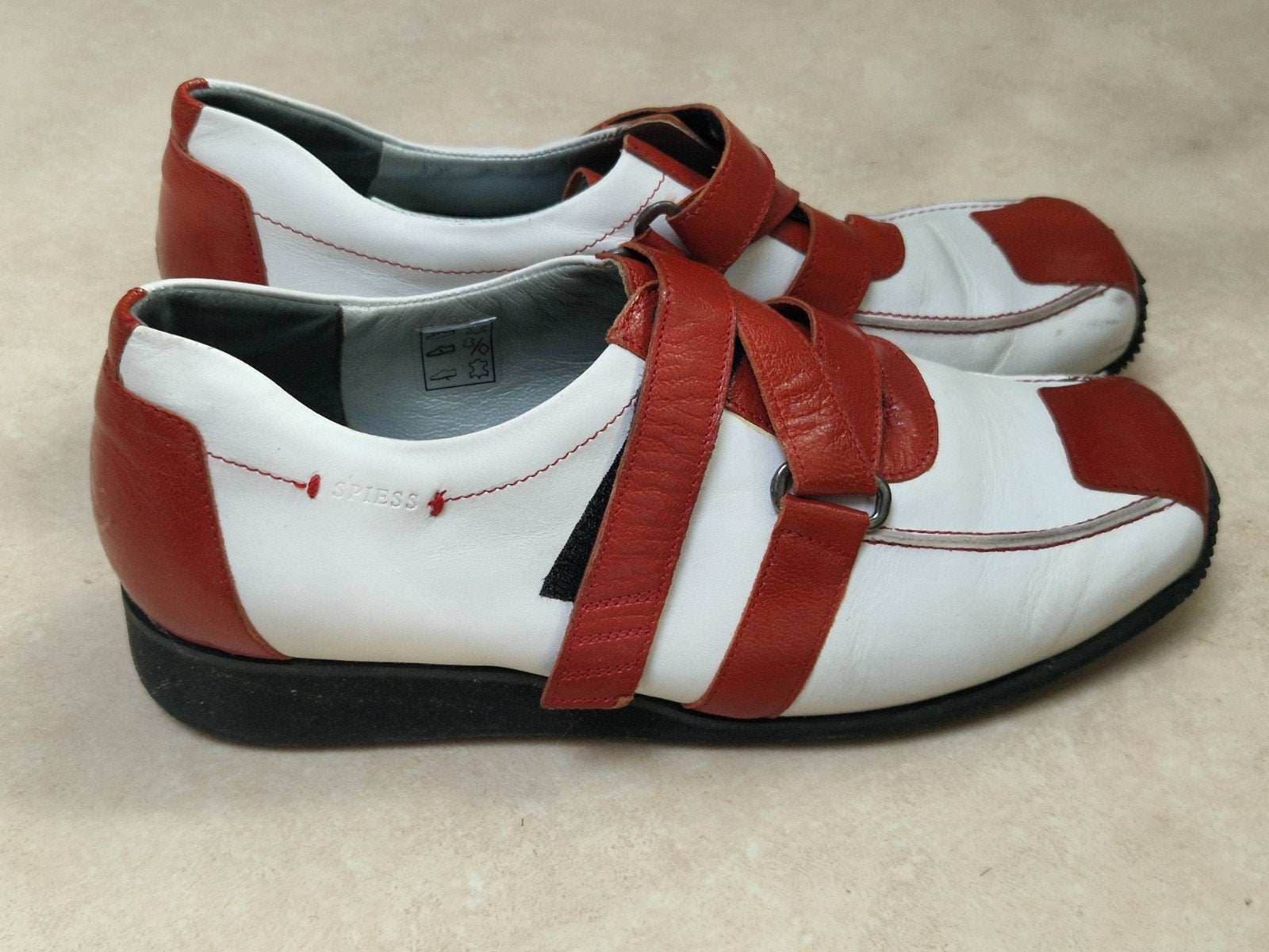 Spiess Inspiration witte en rode instappers, maat 38, Ophalen of Verzenden, Zo goed als nieuw, Spiess Inspiration, Wit