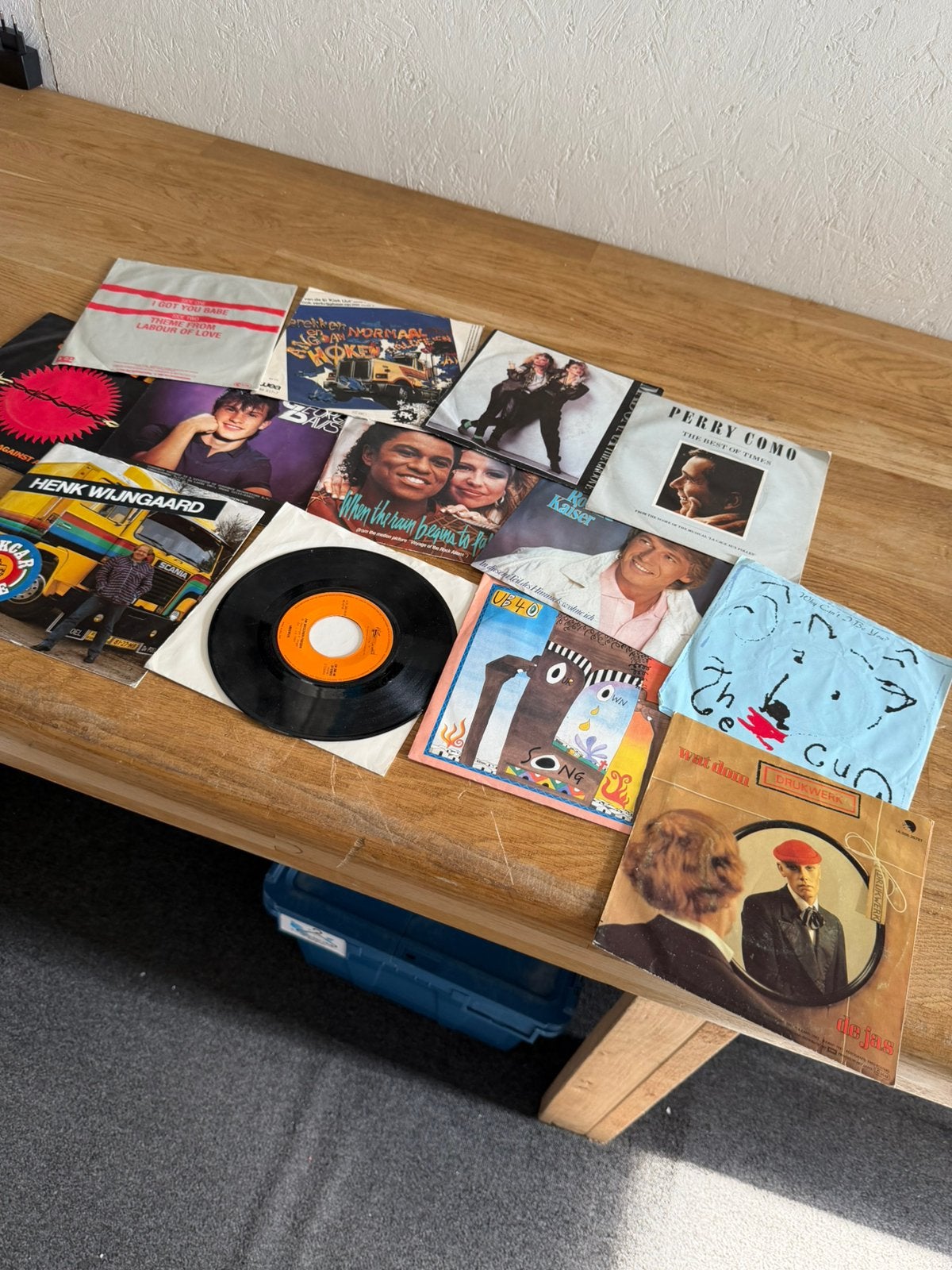 136 grammofoonplaten.  / singels, Ophalen, Zo goed als nieuw